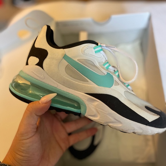 W Air Max 270 React/ Photon Dust/ Aurora Green-White/ Size 6 - Picture 9 of 9